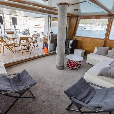 Spacious Yacht Center 5 Барселона