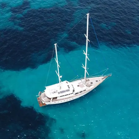 Spacious Yacht Center 5 Hotel en barco