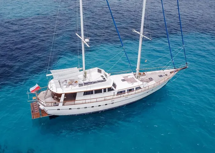 بوتيل Spacious Yacht Center 5 برشلونة