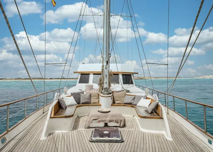 بوتيل Spacious Yacht Center 5