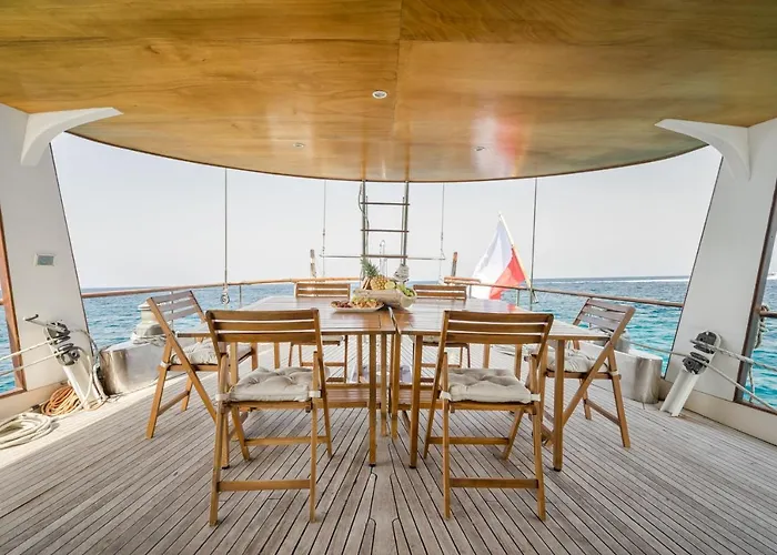 Spacious Yacht Center 5 برشلونة