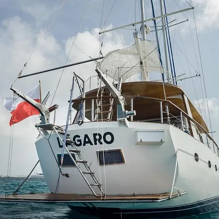 Spacious Yacht Center 5 * Barcelona